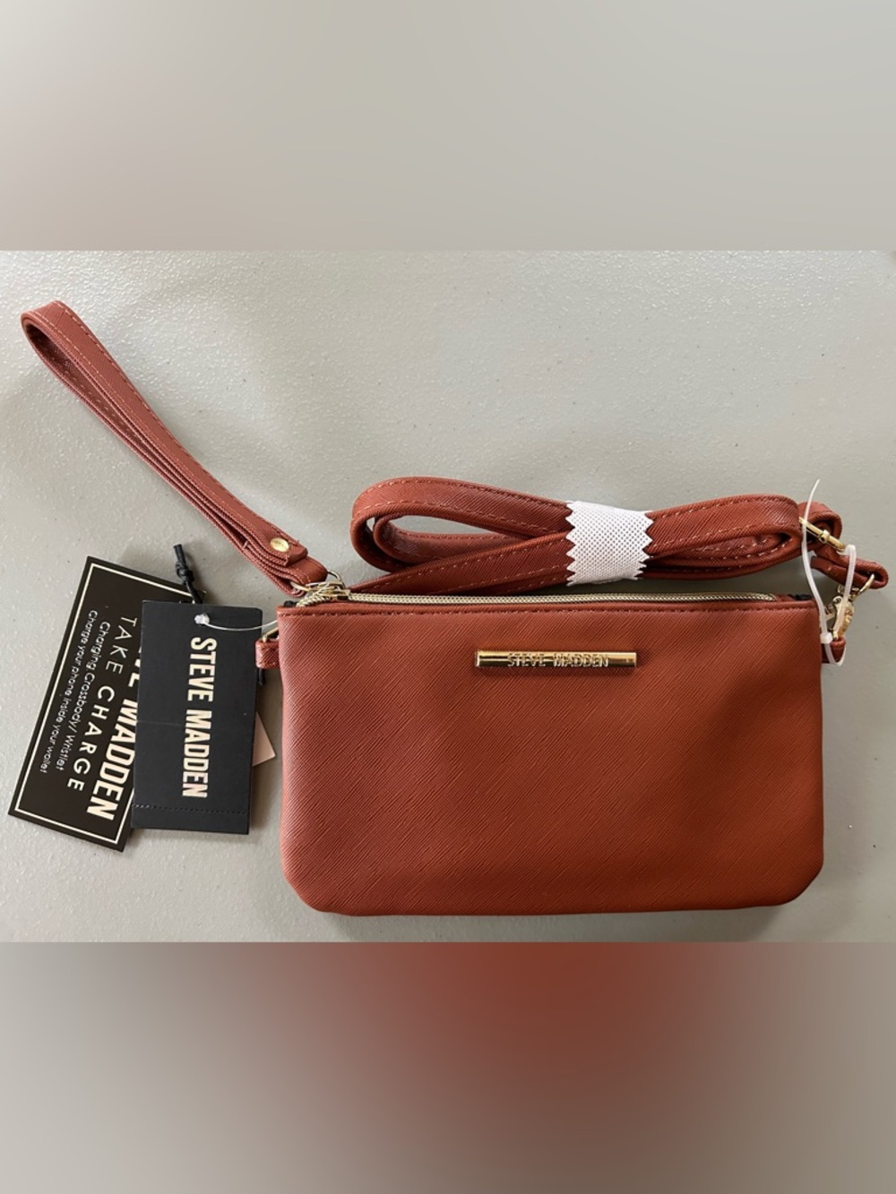 NEW!! Steve Madden 'TAKE CHARGE" Wristlet & Crossbody Bag (Cognac)- NWT